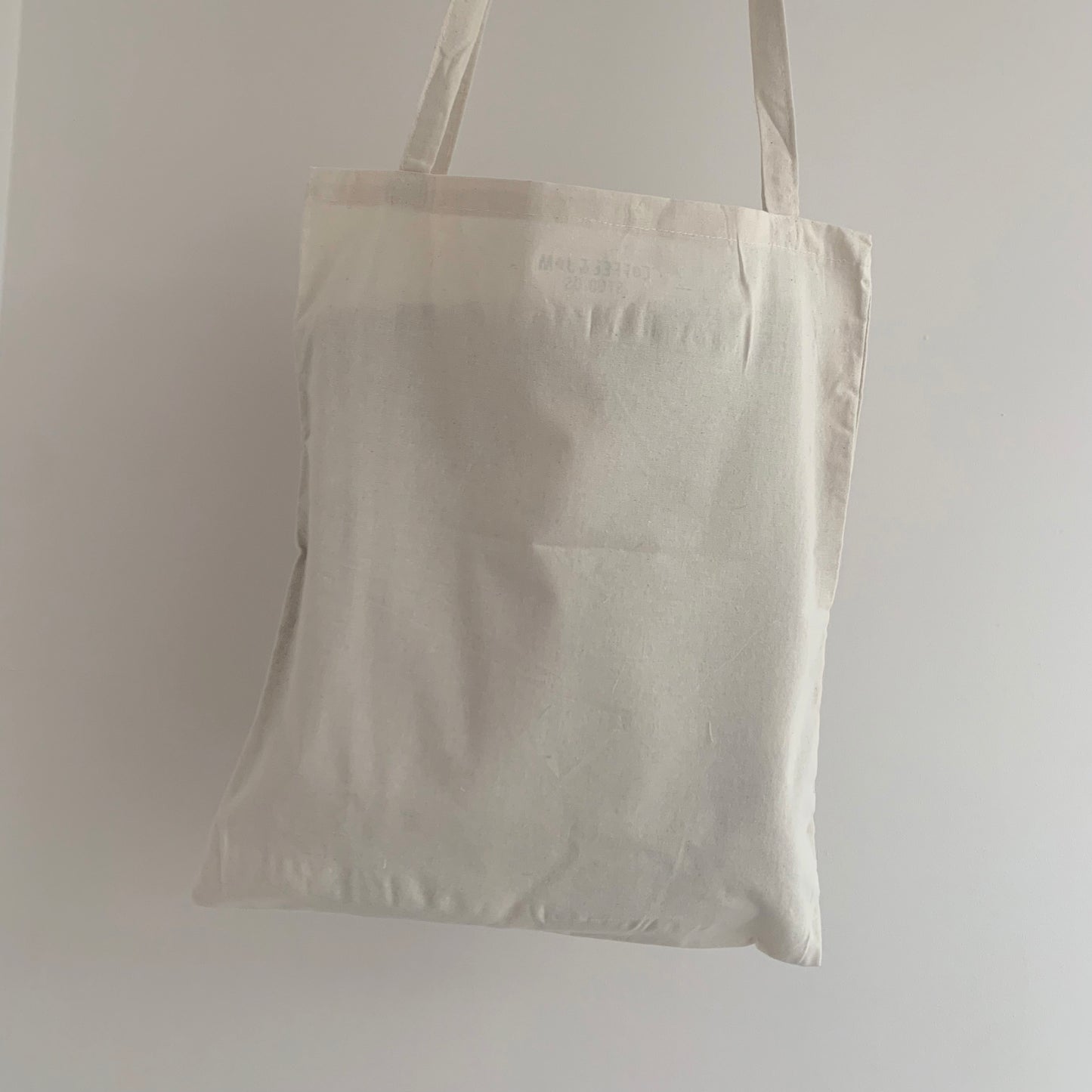 š¶ āBecause I Wouldnāt Eat My Dog⦠I Am Veganā Tote Bag
